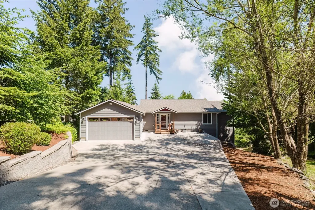 253 E Mountain View Drive Allyn WA 98524