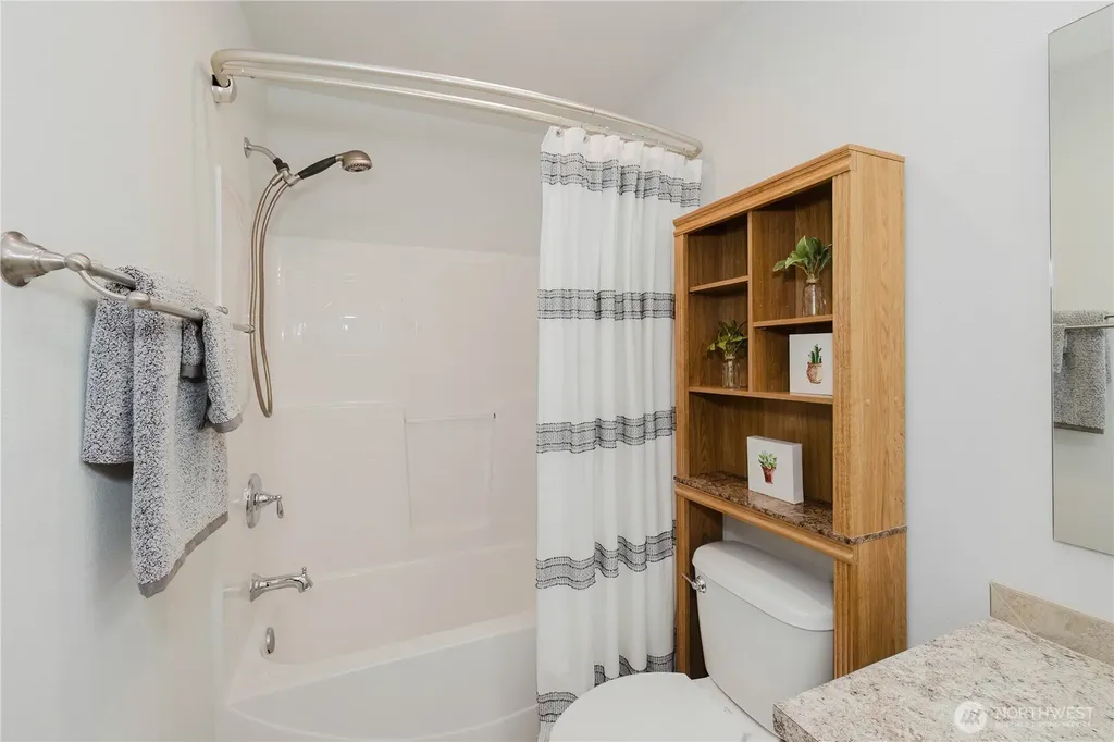 253 E Mountain View Drive Allyn WA 98524