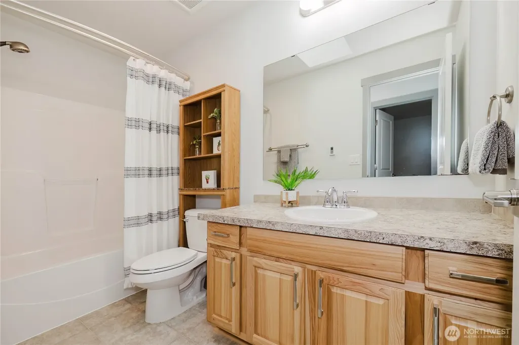 253 E Mountain View Drive Allyn WA 98524