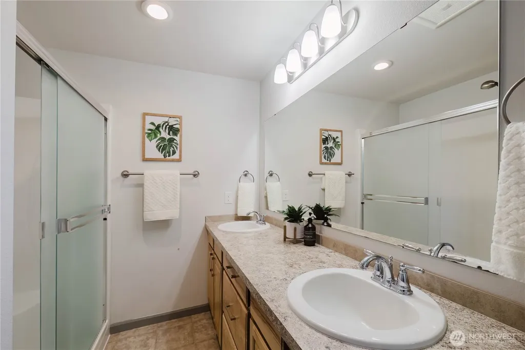 253 E Mountain View Drive Allyn WA 98524