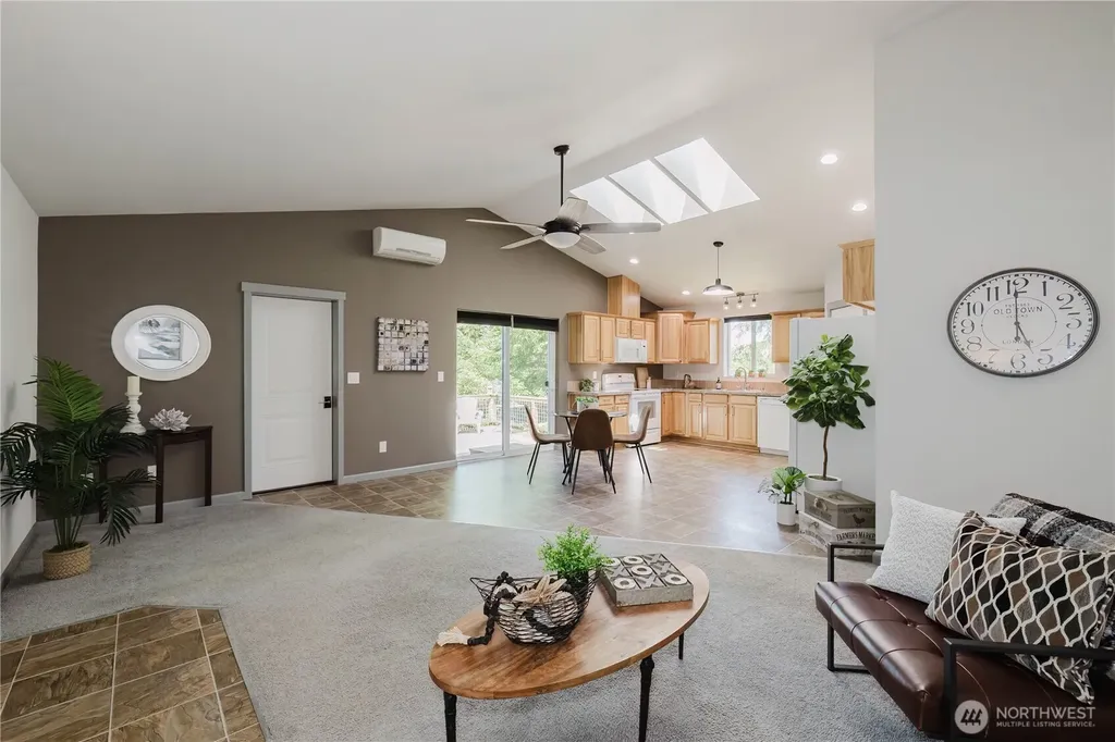 253 E Mountain View Drive Allyn WA 98524
