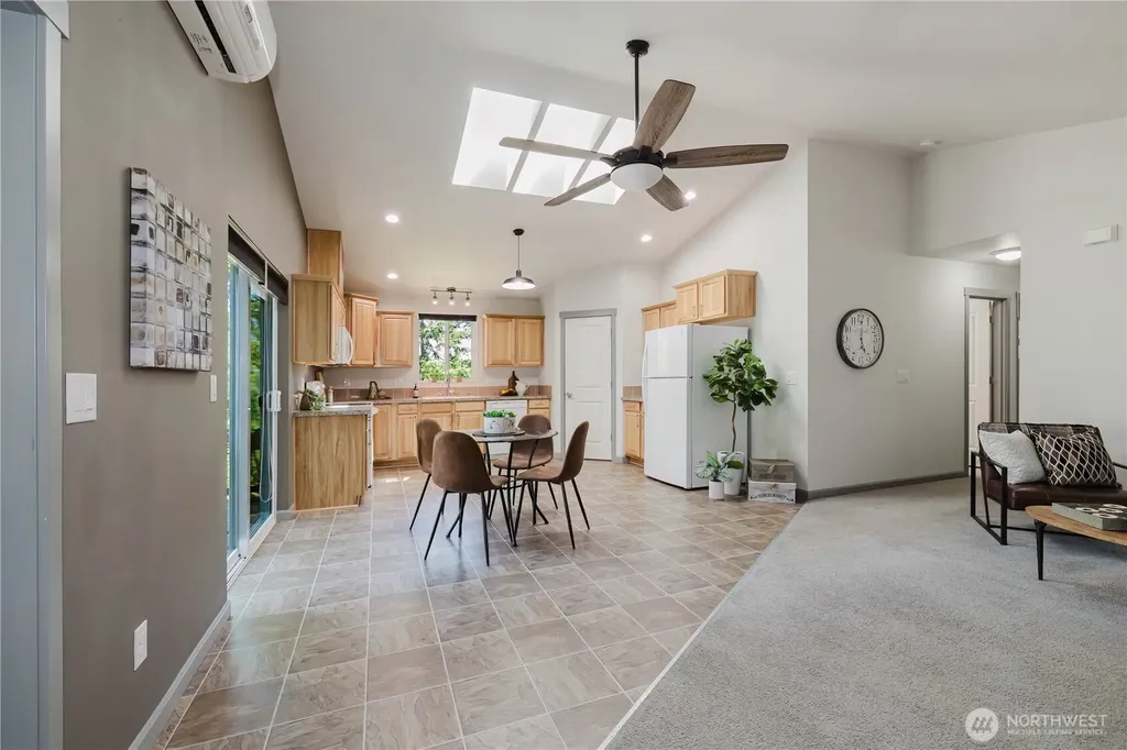 253 E Mountain View Drive Allyn WA 98524