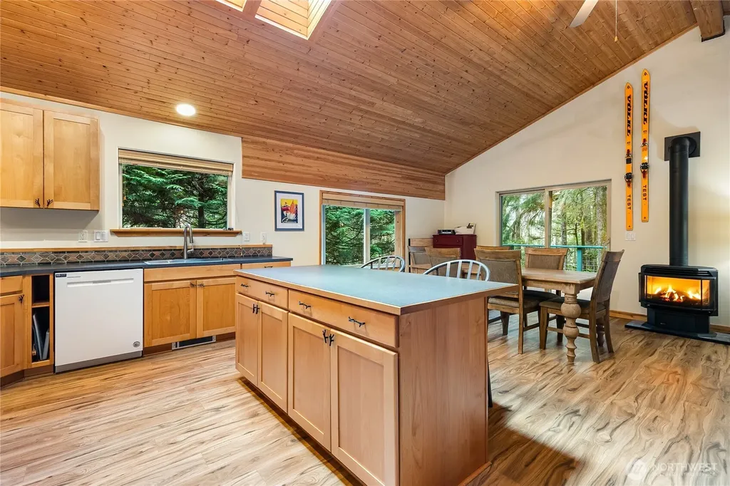 7469 Miller Way Glacier WA 98244