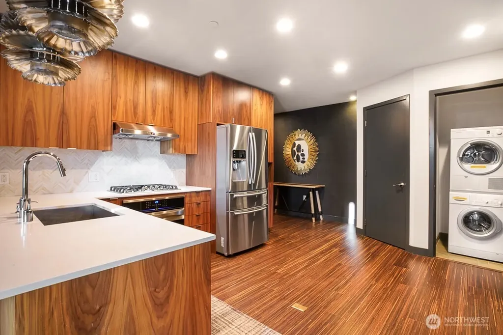 2033 2nd Avenue Seattle WA 98121