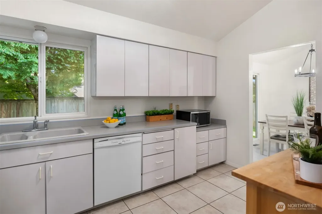 12913 NE 144th Place Kirkland WA 98034