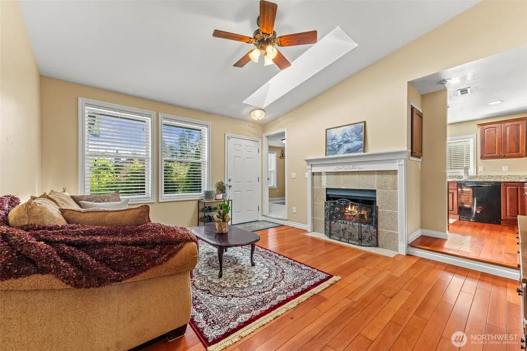 2512 S 361 Street Federal Way WA 98003