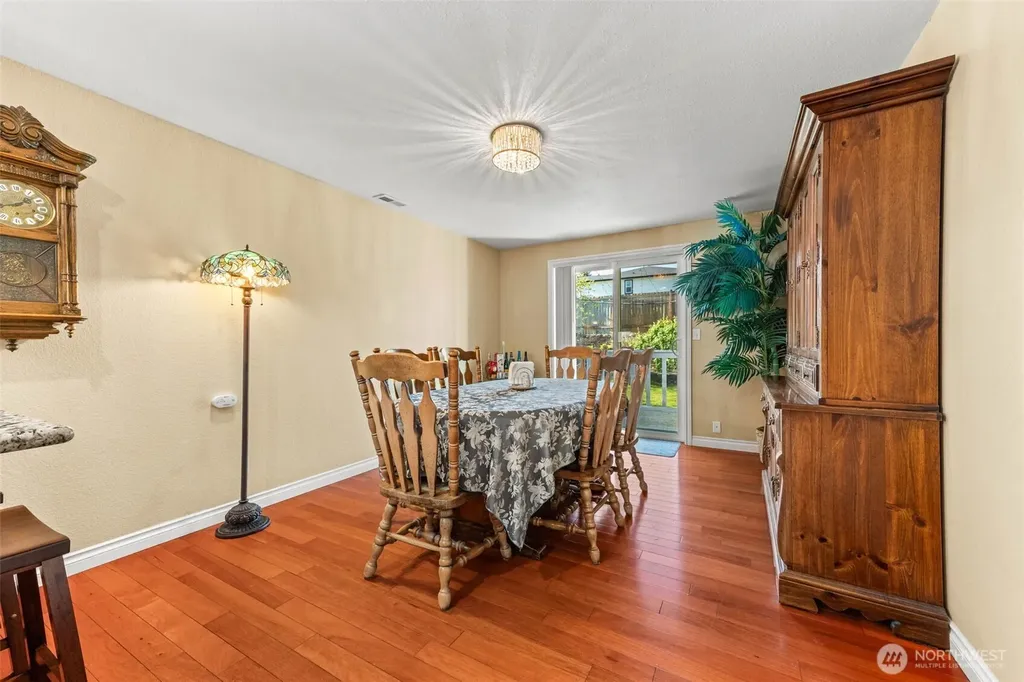 2512 S 361 Street Federal Way WA 98003