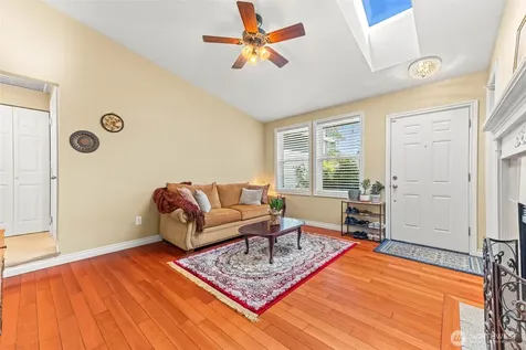 2512 S 361 Street Federal Way WA 98003