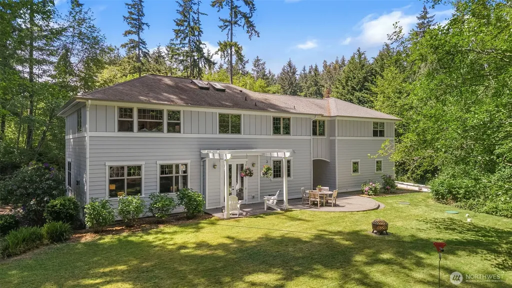 4810 Rose Avenue NE Bainbridge Island WA 98110