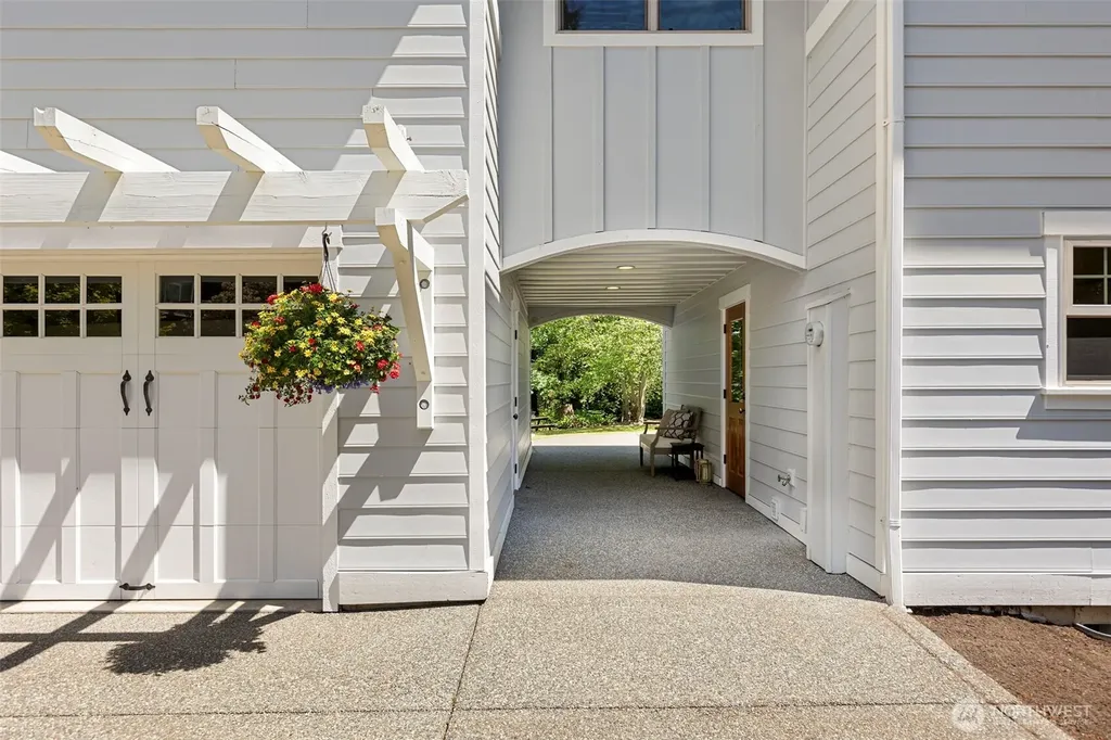 4810 Rose Avenue NE Bainbridge Island WA 98110