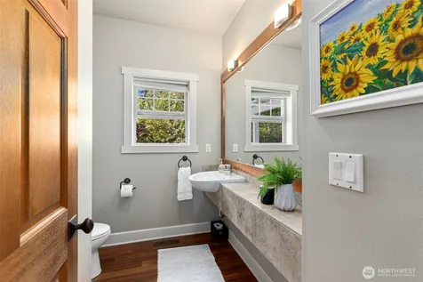 4810 Rose Avenue NE Bainbridge Island WA 98110