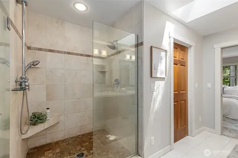 4810 Rose Avenue NE Bainbridge Island WA 98110