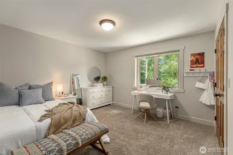 4810 Rose Avenue NE Bainbridge Island WA 98110