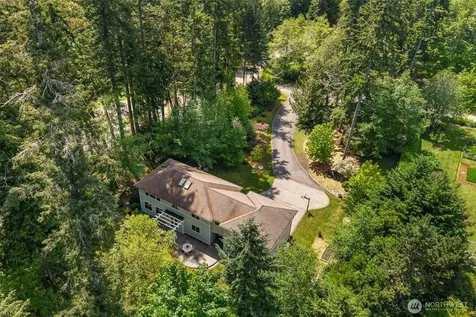 4810 Rose Avenue NE Bainbridge Island WA 98110