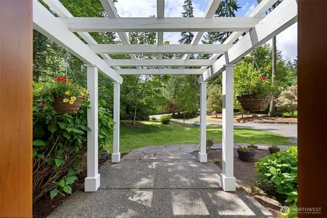4810 Rose Avenue NE Bainbridge Island WA 98110