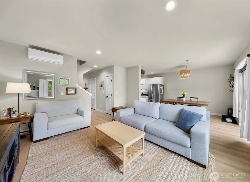 1911 SW Cooper Way Oak Harbor WA 98277