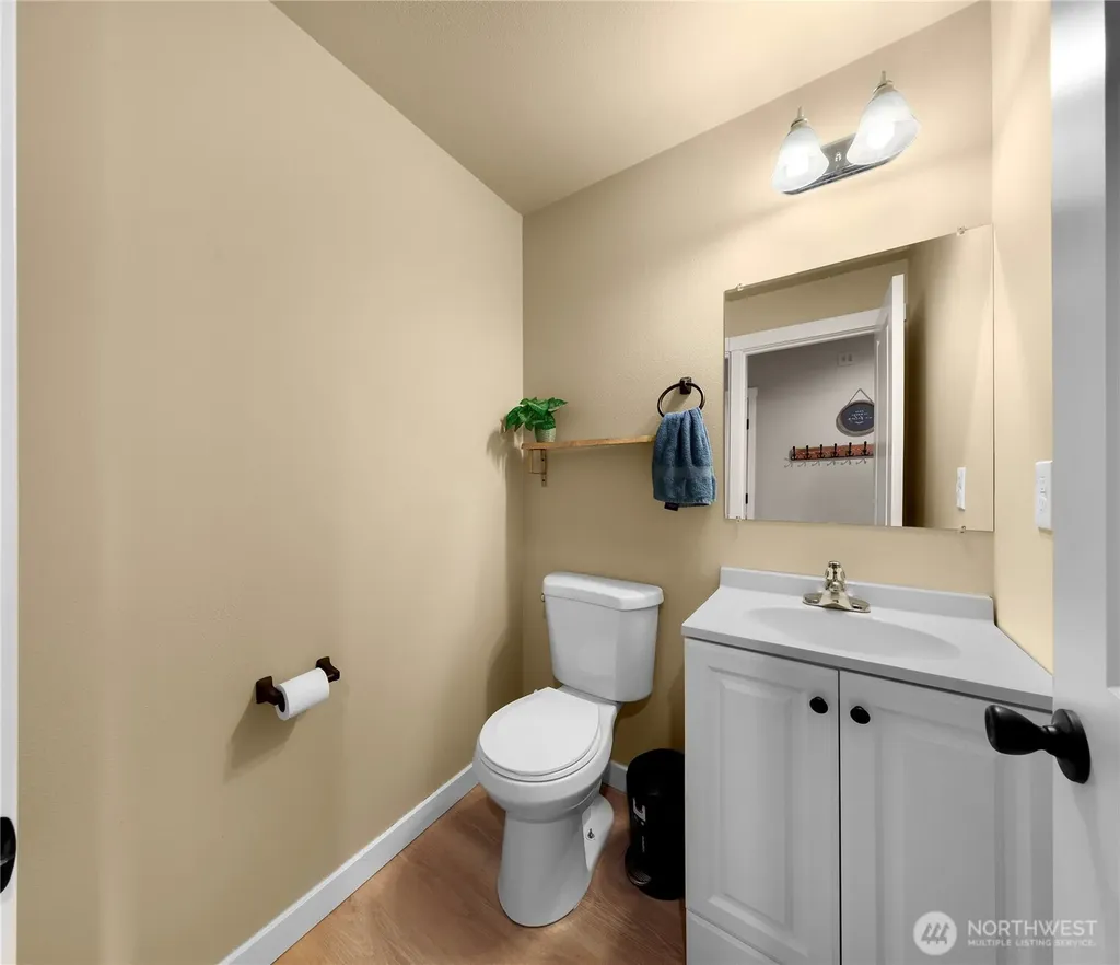 1911 SW Cooper Way Oak Harbor WA 98277