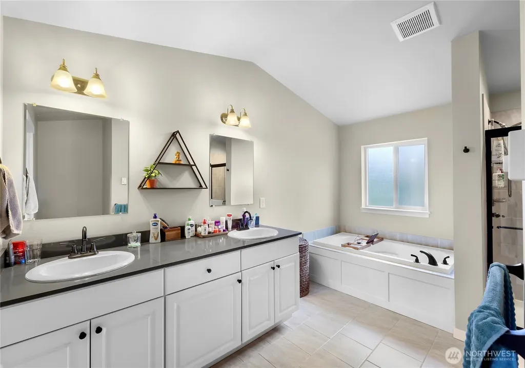 1911 SW Cooper Way Oak Harbor WA 98277