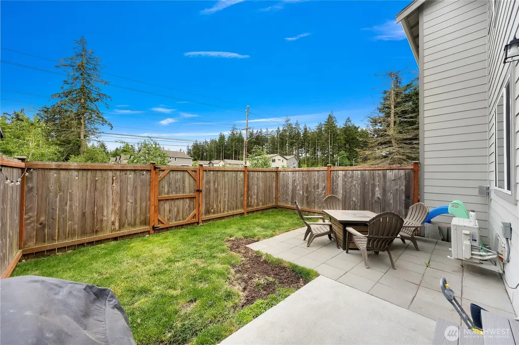 1911 SW Cooper Way Oak Harbor WA 98277