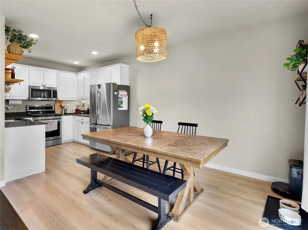 1911 SW Cooper Way Oak Harbor WA 98277