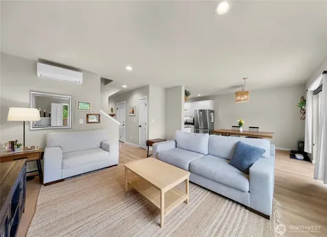 1911 SW Cooper Way Oak Harbor WA 98277