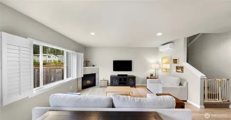 1911 SW Cooper Way Oak Harbor WA 98277