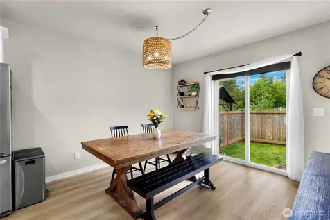 1911 SW Cooper Way Oak Harbor WA 98277