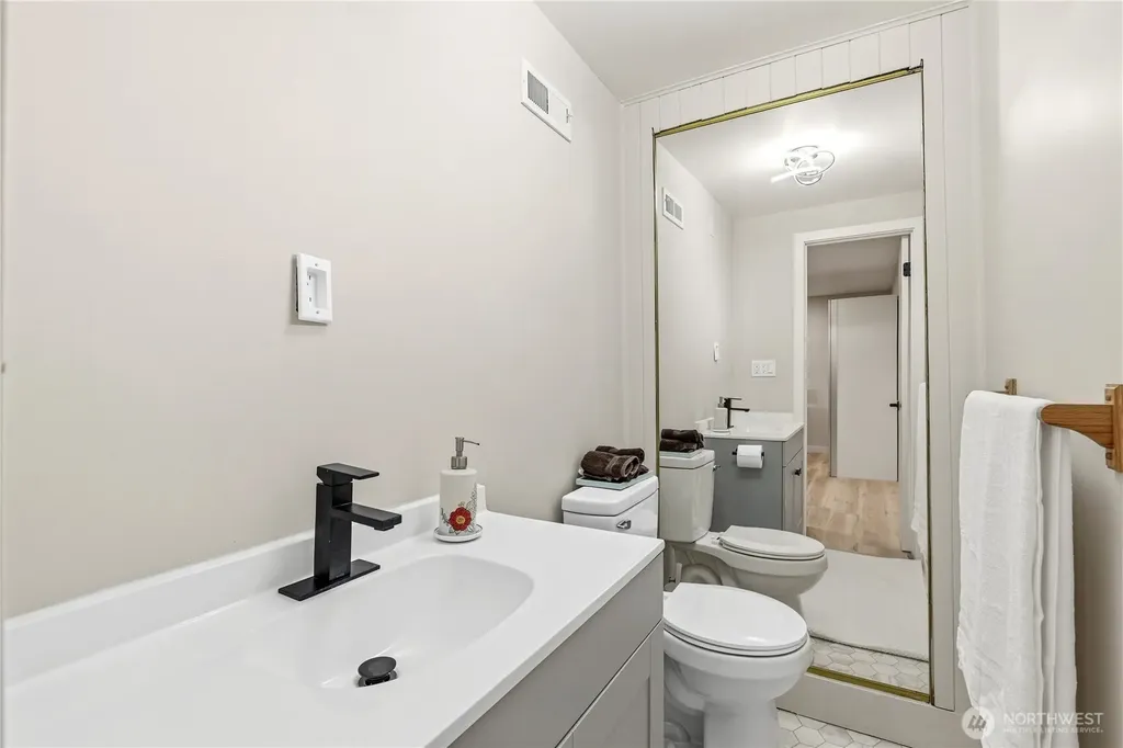 11212 NE 145th Street Kirkland WA 98034
