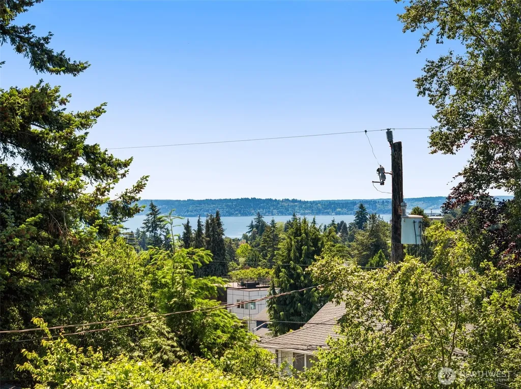4117 45th Avenue SW Seattle WA 98116