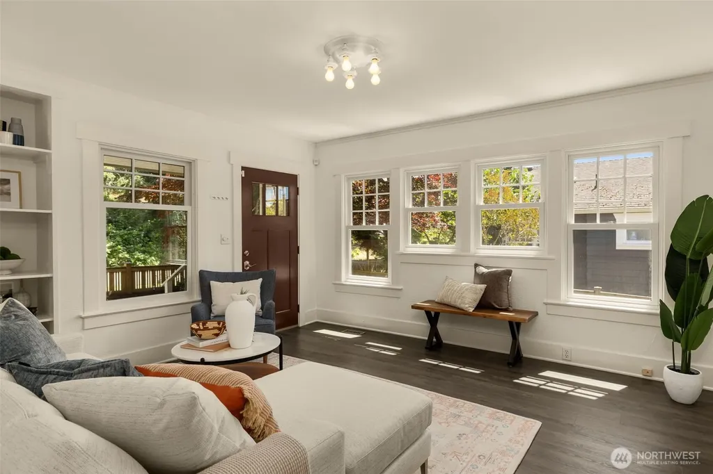 4117 45th Avenue SW Seattle WA 98116