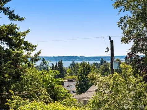 4117 45th Avenue SW Seattle WA 98116