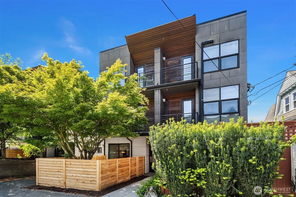 219 12th Avenue E Seattle WA 98102