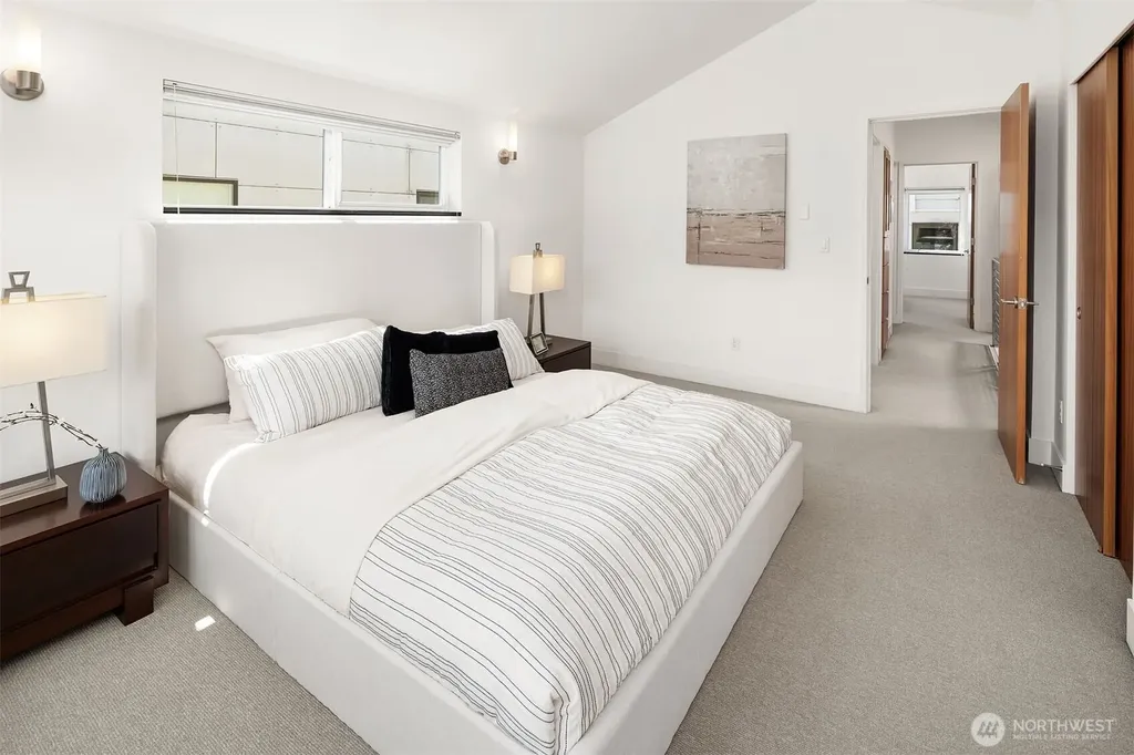 219 12th Avenue E Seattle WA 98102