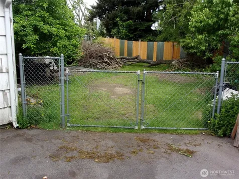 9404 A Street Tacoma WA 98444