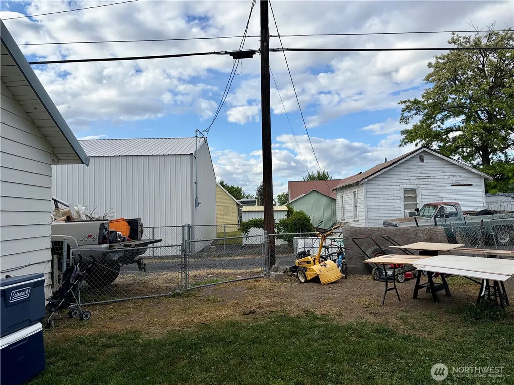 114 S 3rd Street Coulee City WA 99115