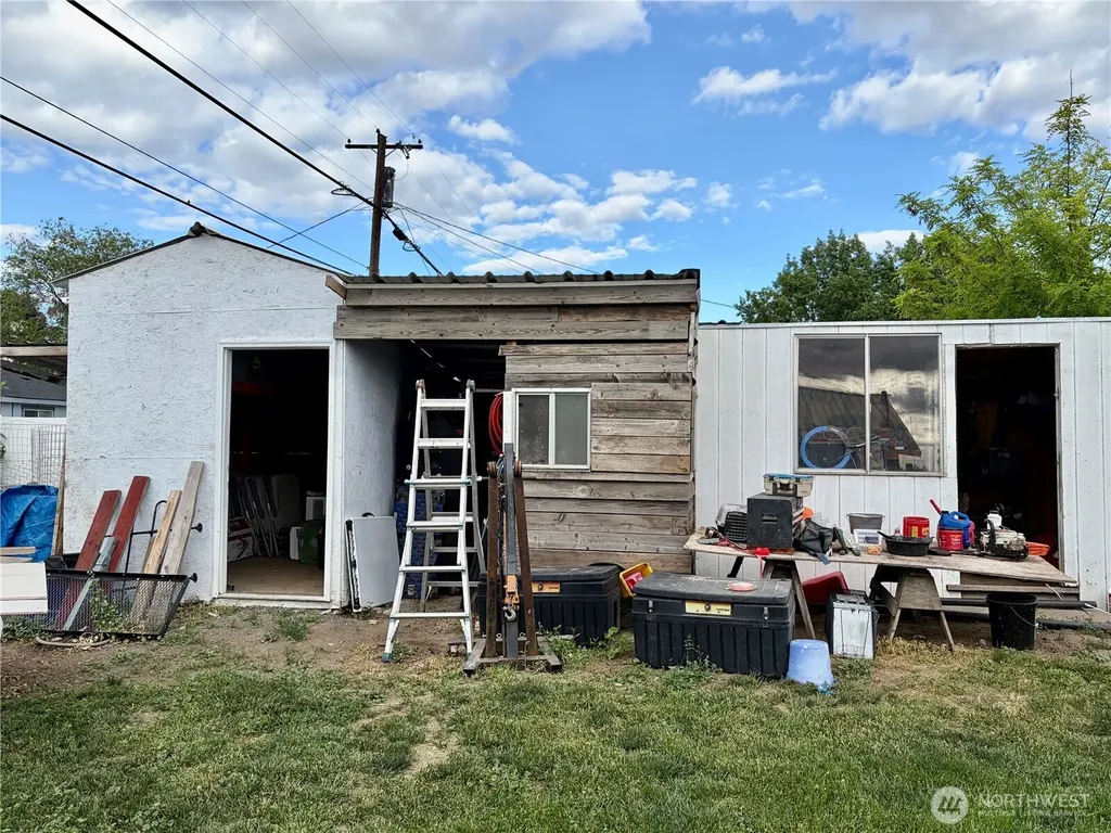 114 S 3rd Street Coulee City WA 99115