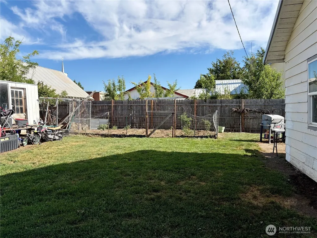 114 S 3rd Street Coulee City WA 99115