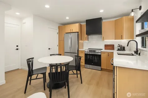 4009 33rd Avenue W Seattle WA 98199