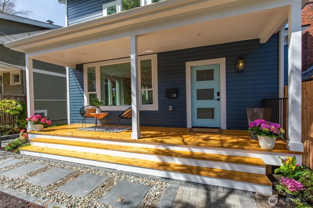 2511 2nd Avenue W Seattle WA 98119