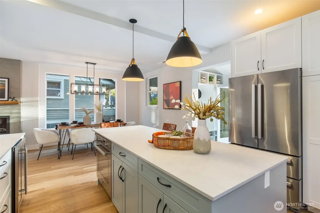 2511 2nd Avenue W Seattle WA 98119