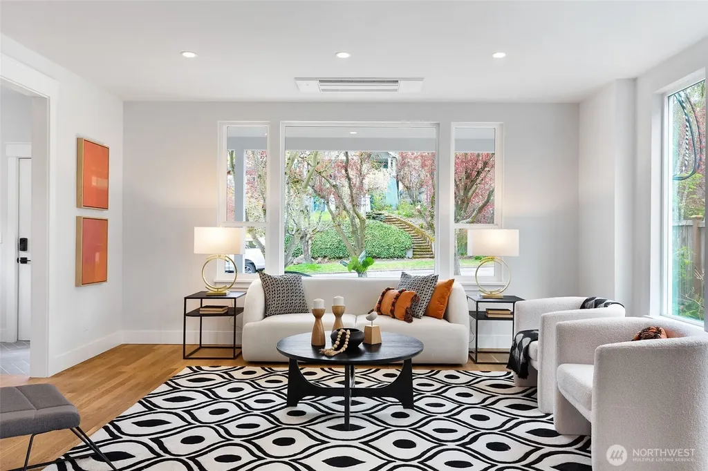 2511 2nd Avenue W Seattle WA 98119