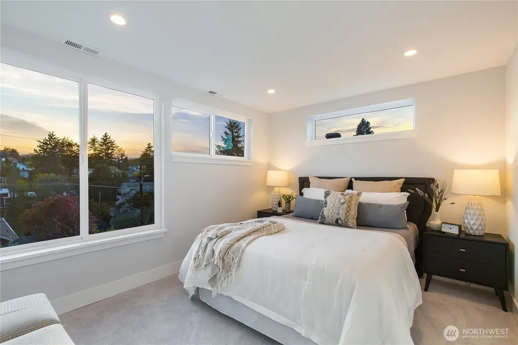 2511 2nd Avenue W Seattle WA 98119