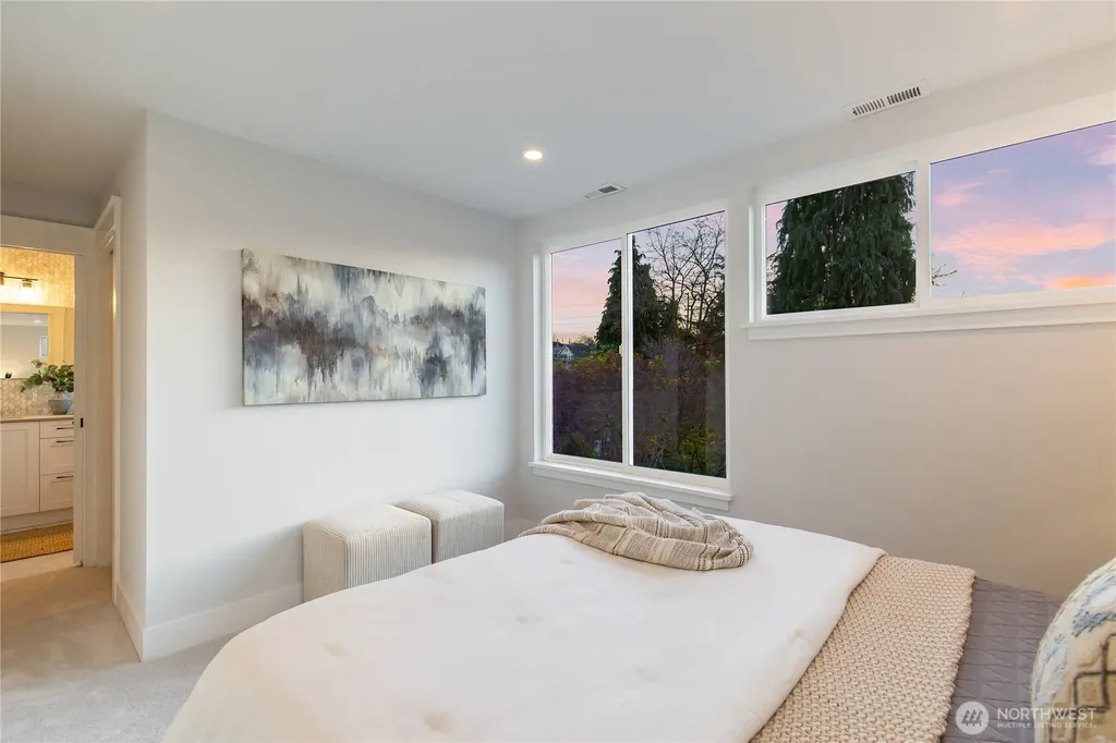 2511 2nd Avenue W Seattle WA 98119