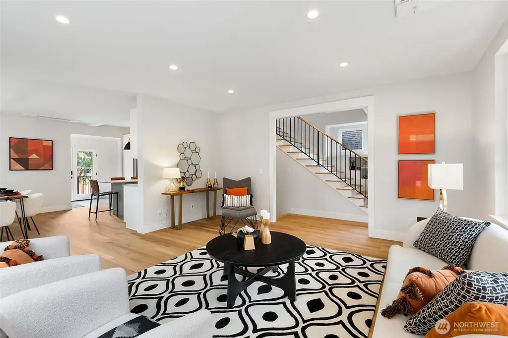2511 2nd Avenue W Seattle WA 98119