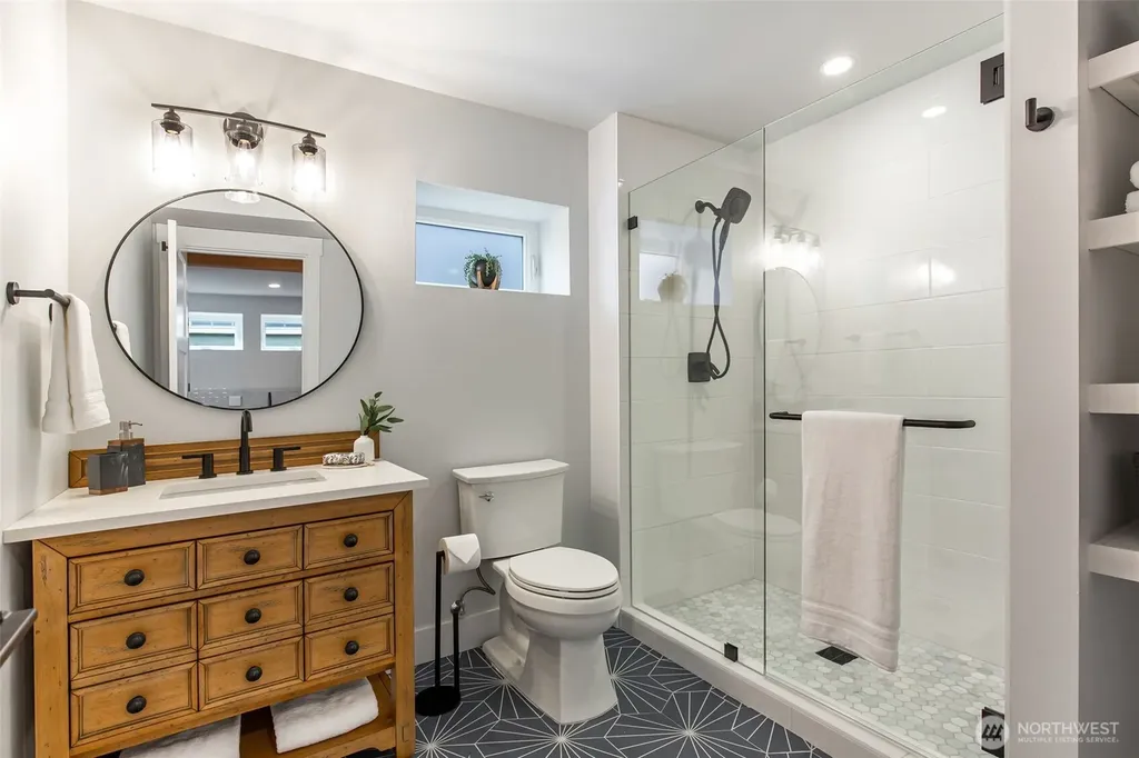 2511 2nd Avenue W Seattle WA 98119