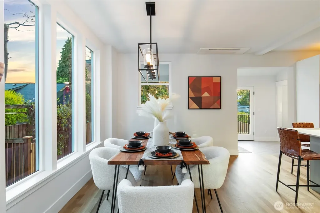 2511 2nd Avenue W Seattle WA 98119