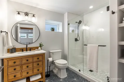 2511 2nd Avenue W Seattle WA 98119