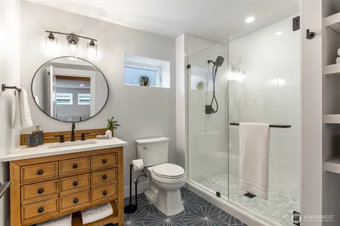 2511 2nd Avenue W Seattle WA 98119