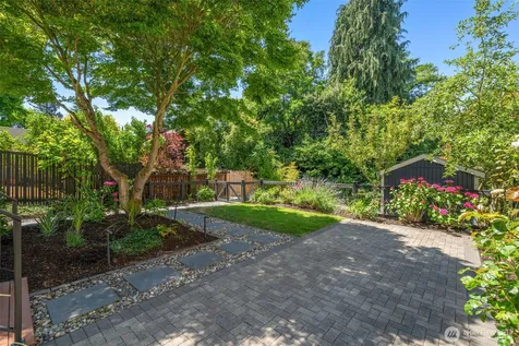 2511 2nd Avenue W Seattle WA 98119