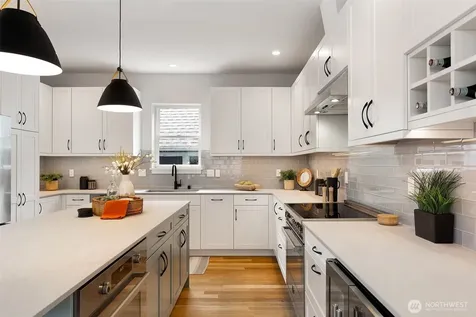 2511 2nd Avenue W Seattle WA 98119